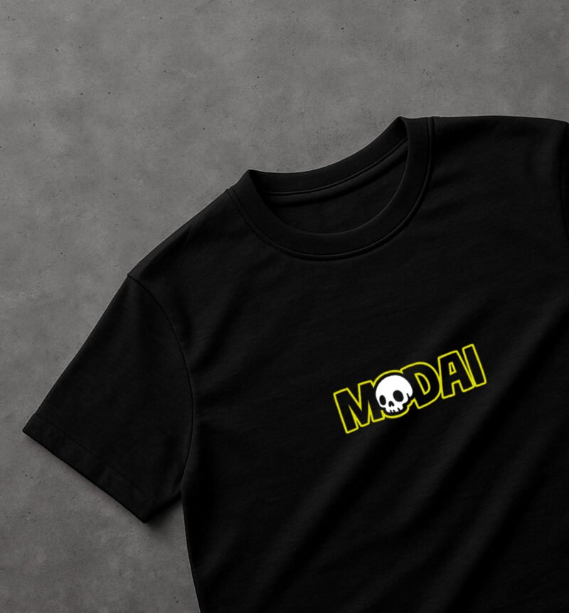 La imagen muestra la parte frontal del diseño Ta Mare, de la línea de polos clásicos perteneciente a la Colección Calacas.